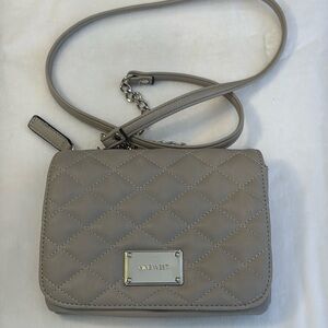 NINE WEST crossbody gray purse.71/2Lx6Hx2w